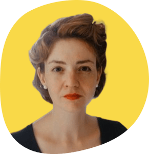 Portrait von Prof. Dr. Marie-Luise Sessler vor gelbem Hintergrund